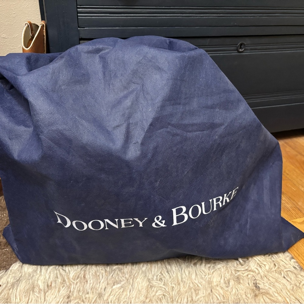 Dooney & Bourke “The Smith Bag” Tan Leather Shoulder Bag - Picture 7 of 7